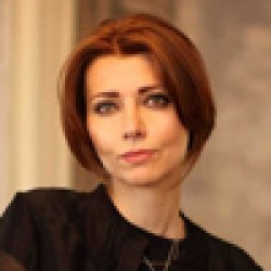 Элиф Шафак